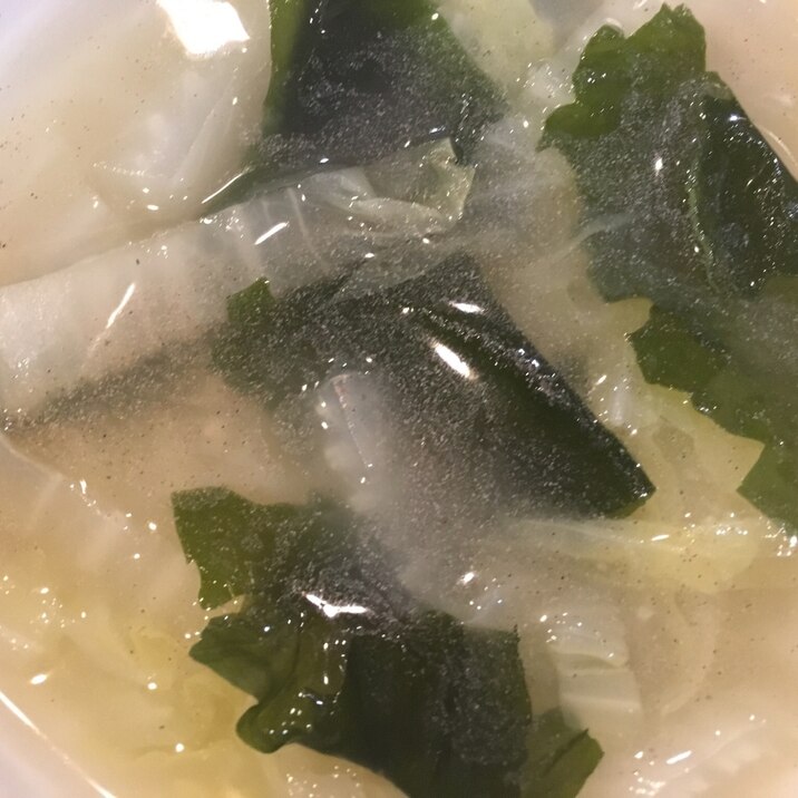 わかめと白菜のコンソメスープ